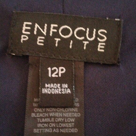 En Focus Petite Tropical Inspired Dress - Picture 8 of 11